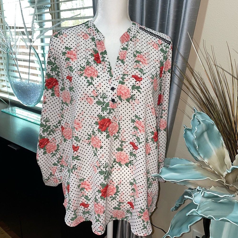 Cure flowery long sleeves blouse